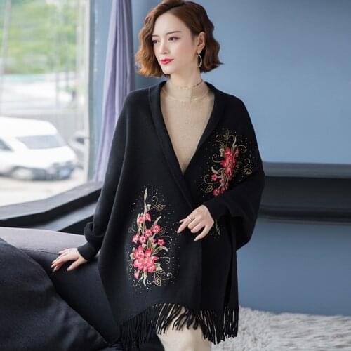 ZJZLL Wholesale Autumn Pashmere Woman Fashion Diamond Floral Shawl Loose Cardigan Tassel Knit Poncho Cape Winter Sweater Coat