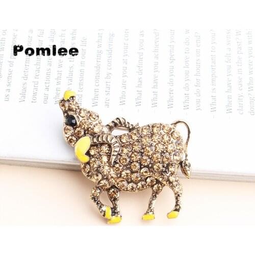 Pomlee Rhinestone Bull Brooches Chinese Cow Year Pin Brooch Vintage Animal Design Jewelry Fashion Coat Accessories Gift