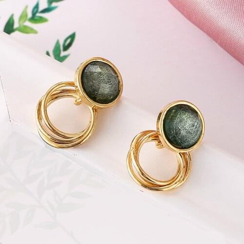 Sweet Girl Earrings Retro Hong Kong Style Simple Circle Net Red Earrings 2020 Fashion New Womens Earrings Hypoallergenic