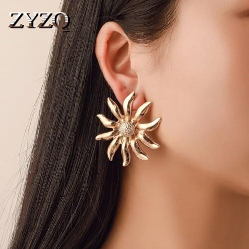 ZYZQ New Trendy Plant Series Women Stud Earrings Lovely Sun Flower Shaped Cute Daily Accessories For Young Girl Wholesale Lots