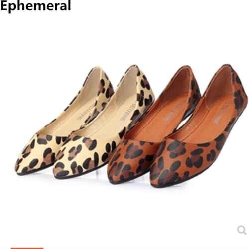 Ladies Leopard Printed Flats Pointed Toe Sexy Shoes Beige Brown Plus Size 41 Soft Sole Dancing Slip Ons No Heels Casual Footwear