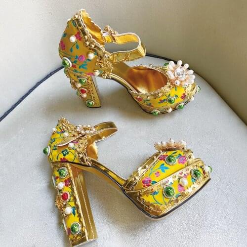 Luxury Chunky Heels Female Wedding Sandals Crystal Womens Platform Party Shoes Embroidery Embroidery Super High Heels Peep Toe