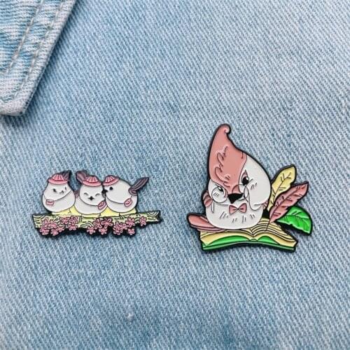Cartoon Sweet Animals Birds Enamel Brooches Magpies Reading Reading Learning Play Alloy Pins Badges Accessories Fashion Jewelry