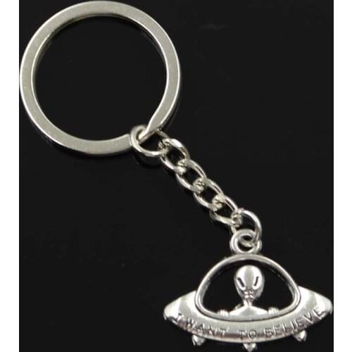 New Fashion Men 30mm Keychain DIY Metal Holder Chain Vintage I Want To Believe UFO Alien ET 23x30mm Bronze Pendant Gift