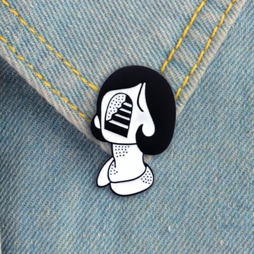 Girls Head Face Hollowed Out Into A Stair-like Exaggerated Fashion Brooch For People With Personality To Match Clothes