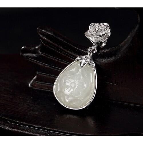 2018 Special Offer Ways Natural Hetian To Facilitate The Plum Blossom Female Pendants Wholesale High-grade Joker Clavicle Chain