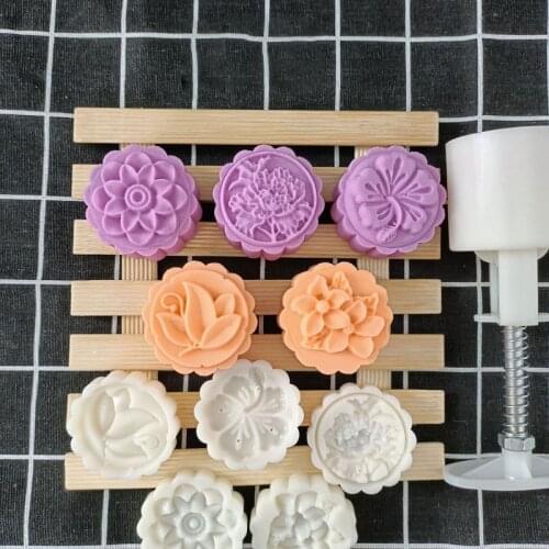 Plastic Mooncake Mold 50g Flower Stamp Cookie Cutter Hand Pressure DIY Baking M17D