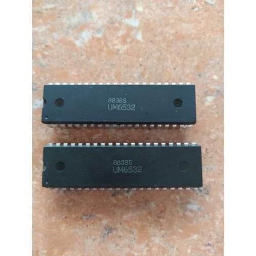 1pcs/lot UM6532 6532 DIP-40 In Stock