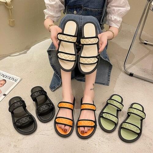 Slippers womens summer 2021 new style wear fashion seaside beach antiskid outdoor sandals versatile