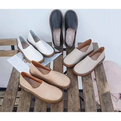 Single shoes womens autumn new round head mid-mouth flat shoes beef tendon bottom Japanese small leather shoes small fresh