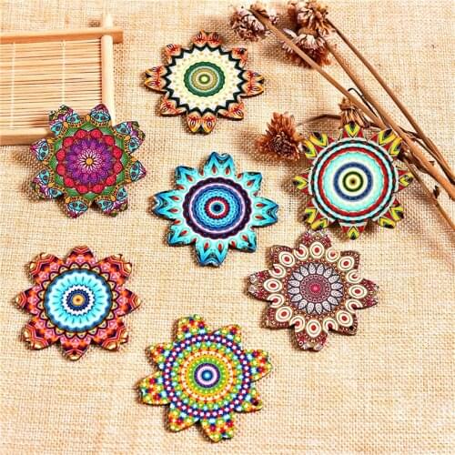 5pcs One Holes Mix Pattern Wooden Pattern Christmas Decorations for Home Ornament DIY Wood Crafts for Christmas New Year 2022