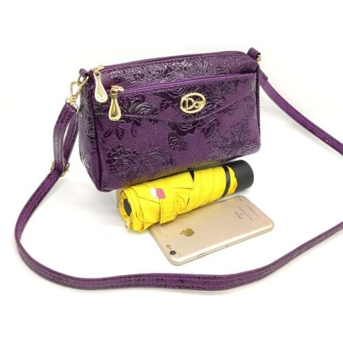 Single Shoulder Purse Flap Crossbody Bag Ladies Party Purse Bag Retro Rose Flower Embossed Sling Bags Elegant Mother