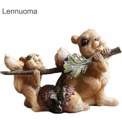 Lennuoma Squirrel Pinecone Sculpture Garden Decor Forest Series Animal Figurine Resin Crafts Courtyard Decorations Desktop Gift