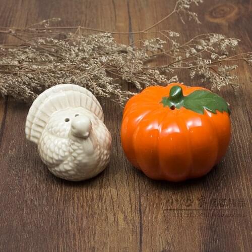 2 PCS Nordic Style Thanksgiving Pumpkin shaped Creative Ceramic Kitchen Seasoning Tank Salt Shaker Spice Jar Kitchen Accessorie