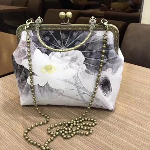 22*20*8cm Retro Bowling Purse Gold Frame Clutch National Flower Cotton Canvas Material Kit Shoulder Bag with Kissing Lock