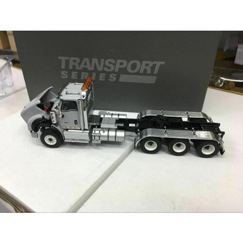 International HX620 Tridem Tractor 1:50 Metal Model By Diecast Masters DM71011