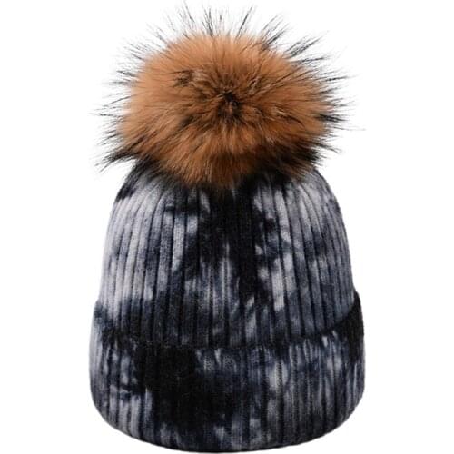 Women Men Winter Warm Ribbed Knitted Beanie Hat With Detachable Fluffy Pompom Gradient Tie-Dye Print Harajuku Windproof Cuffed