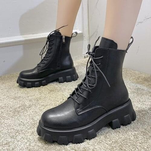 Leather Luxury Chelsea Boots Women Platform Lady Boots Chunky Winter Shoes Short Boots Thick Heel Designer soft bottom