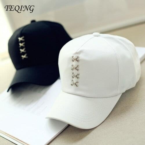TEQING 2017 New Arrival Men Women Spring and Summer Baseball Cap Tide People Cross Metal Ring Fashion Peaked Cap Hip Hop Hat