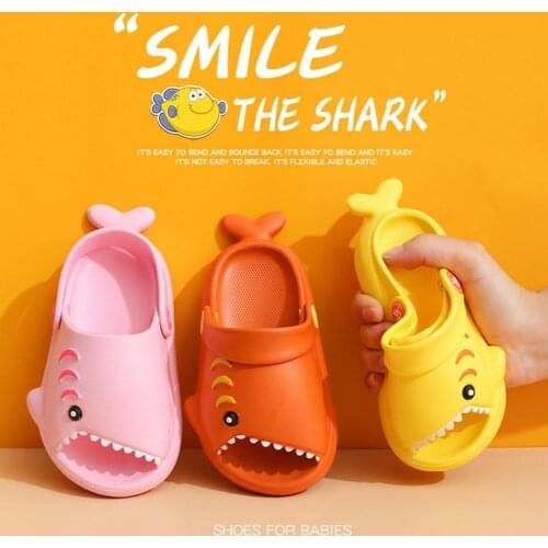 1 Pair Cute Kids Beach Slippers Cartoon Shark Design Non-Slip EVA Quick Dry Children Slippers for Home Size 13/14/15/16/17/18