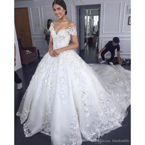 Princess Ball Gown Wedding Dresses Beaded Lace Appliques Tulle Off Shoulder Court Train Puffy Plus Size Formal Bridal Gowns