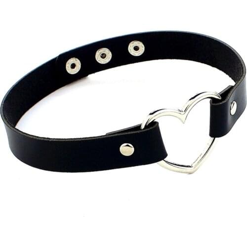 Trendy Sexy Punk Gothic Leather Heart Studded Choker Necklace Vintage Charm Round Collar Necklaces Women Jewelry Gift