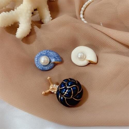 Japan and South Korea fresh enamel conch little snail brooch ocean girl contracted a corsage pin elegant accessories