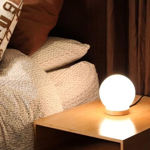 Nordic modern minimalist table lamps for living room white glass ball table light iron tripod milky round ball desk lamp Reading
