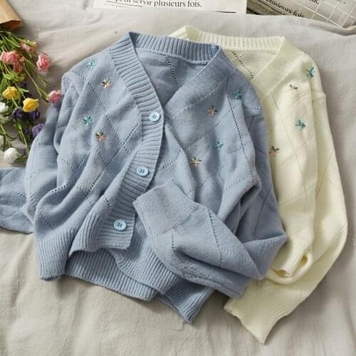 2021 Spring Korean Women Sweater Small Flower Embroidery Knitted Coat Loose Retro V-neck Cute White Sweater Cardigan Blouse Top