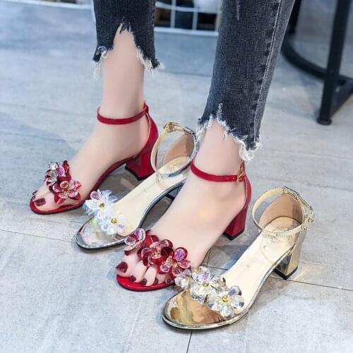 2021 fashion Glitter Shoes Women Bling Rhinestone Sandals Luxury Brand Shoes Women pointed Toe Woman pumps