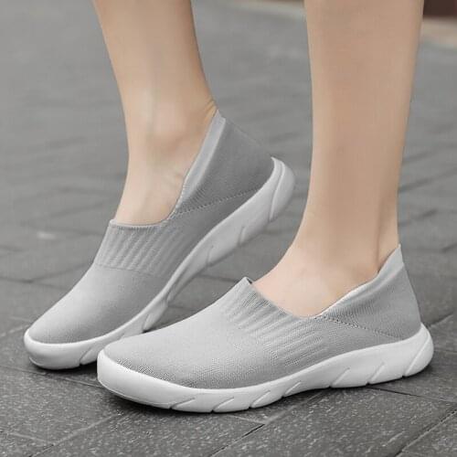 Summer Flying Weave Breathable Slip-on Casual Shoes Women Non-slip Big Size 42 Mother Sneakers Ladies Lightweight Jogging Shoes