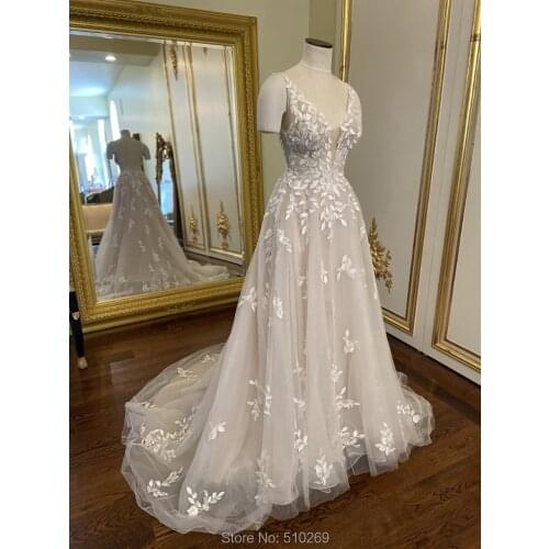 Boho A Line Wedding Dress Glitter Tulle Distinct Leaf Lace Appliques Plunging Neckline Organza V Back Vestido De Noiva Princess