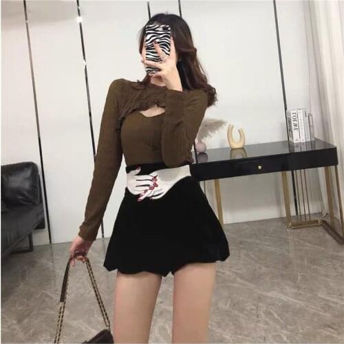 Large size 2021 Autumn New Retro Velvet Lantern Shorts Womens Fashion Hand Embroidery Design High Waist Wear Short