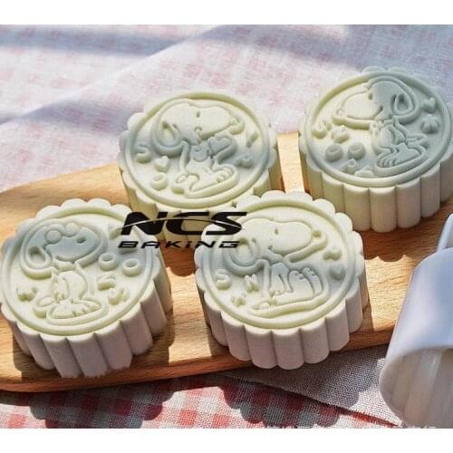 125g round shape cartoon pig design Mooncake mung bean cake Molds mould with 4 Stamps plastic hand pressure , 50sets/lot