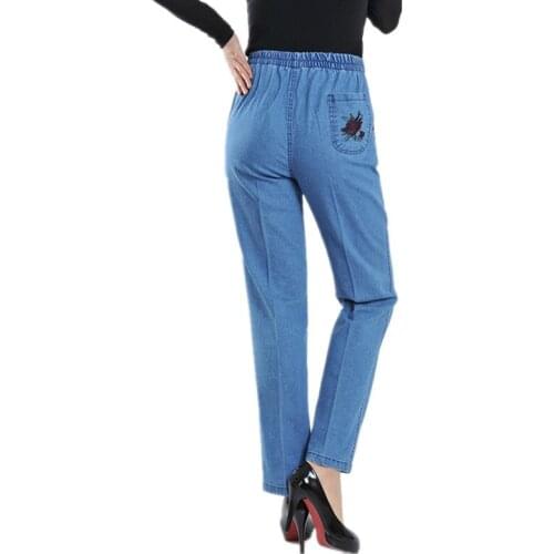 CHICKEN TOE Women's Denim Capri Pants