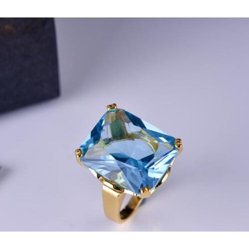 Retro Charms Square Blue Stone Jewelry Luxury Large Zircon Womens Ring Fashion Female Models Carrying Accessories