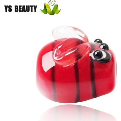 Bee shaped glass beads small animal beads Murano glass beads decorative beads suitable for fashion original charm small jewelry