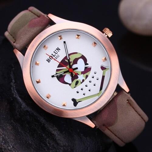 Creative Women Fashion Skull Watches Elegant Luxury Womens Watch Camouflage Ladies Casual Quartz Wristwatch Female Leather Clock