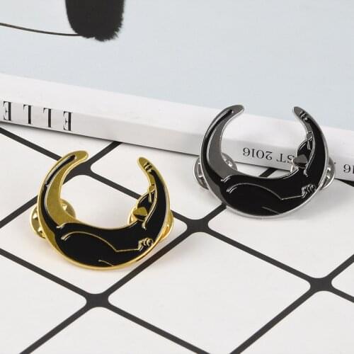 Cat and moon Pin Black Cat Enamel Pin Witches Witchcraft Brooches Punk Animal Badge Lapel Pin Jewelry Gift for friend women men