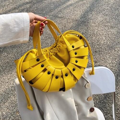 New Half Moon Hollow Out Handbags Women Shoulder Crossbody Bags 2021 Fashion Female Handbags Ladies Messenger Purses Quality