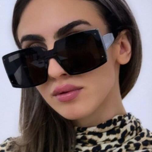 Black Womens Square Sunglasses Classic Oversized Fashion Rivets Luxury Brand Big Frame Women Sun Glasses Female Glasses Oculos