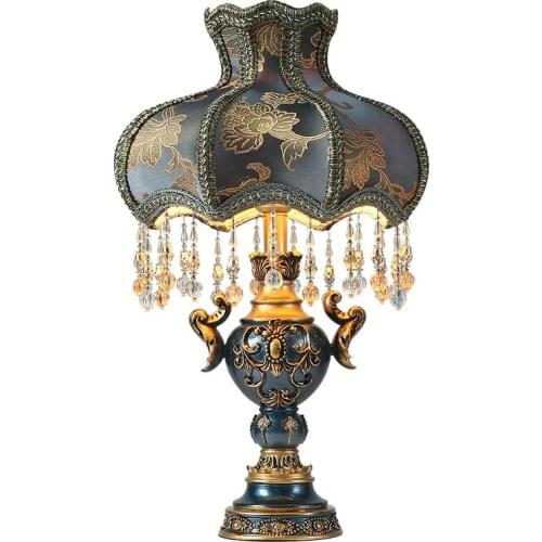 European Table Lamp Bedroom Bedside Table Lamps Luxurious Warm Creative Simple Modern Romantic Home Resin Table Light