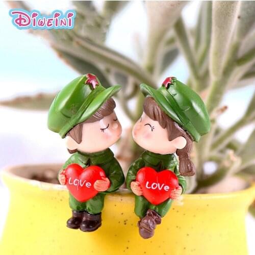 Soldier lover Figures DIY Toy Girl Boy Miniature wedding decoration Movie Character Birthday cake play house doll baby Gift