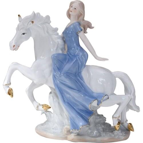Western Female The girl on Horse Home Decor Ceramic Figurines Art Crafts Coffee Bar Porcelain Ornament Wedding Decoration