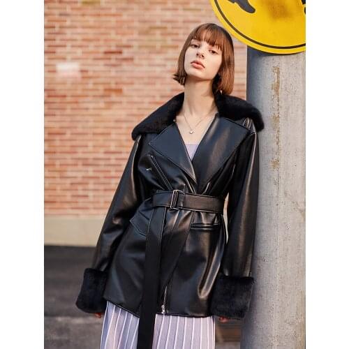 Oversized big fur collar pu leather jackets female faux sheep fur stitching motor fashion pu leather coat with belt F756