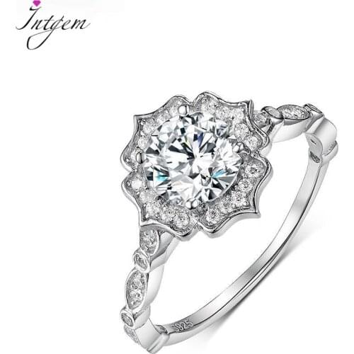 Flower Shape Moissanite 925 Sterling Silver Engagement Ring for Women Round Antique Halo Moissanite White Gold Ring Fine Jewelry
