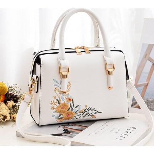 High-quality Handbag 2021 Summer New Fashion Embroidered Decorative Shoulder Bag Female Trend All-match Messenger Bag Female