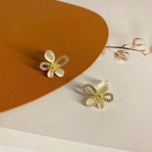 Origin Summer Temperament Gold Color Flower Dangle Earring for Women Girls Hollow Out Opals Shining Rhinestone Earring Jewelry