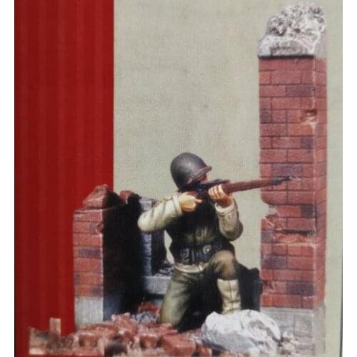 1/35 Resin Figure Model Kit Unassambled Unpainted 918 (with platform)