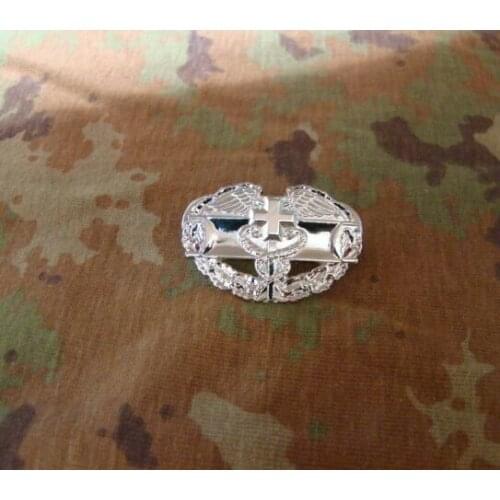 US Army 1ST AWARD COMBAT MEDICAL Badge Insignia Pin silver US